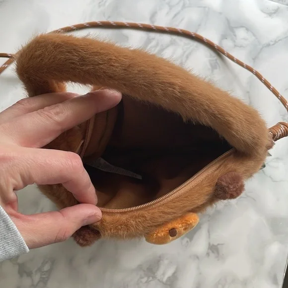 Miniso Capybara fuzzy crossbody purse - Picture 3 of 5